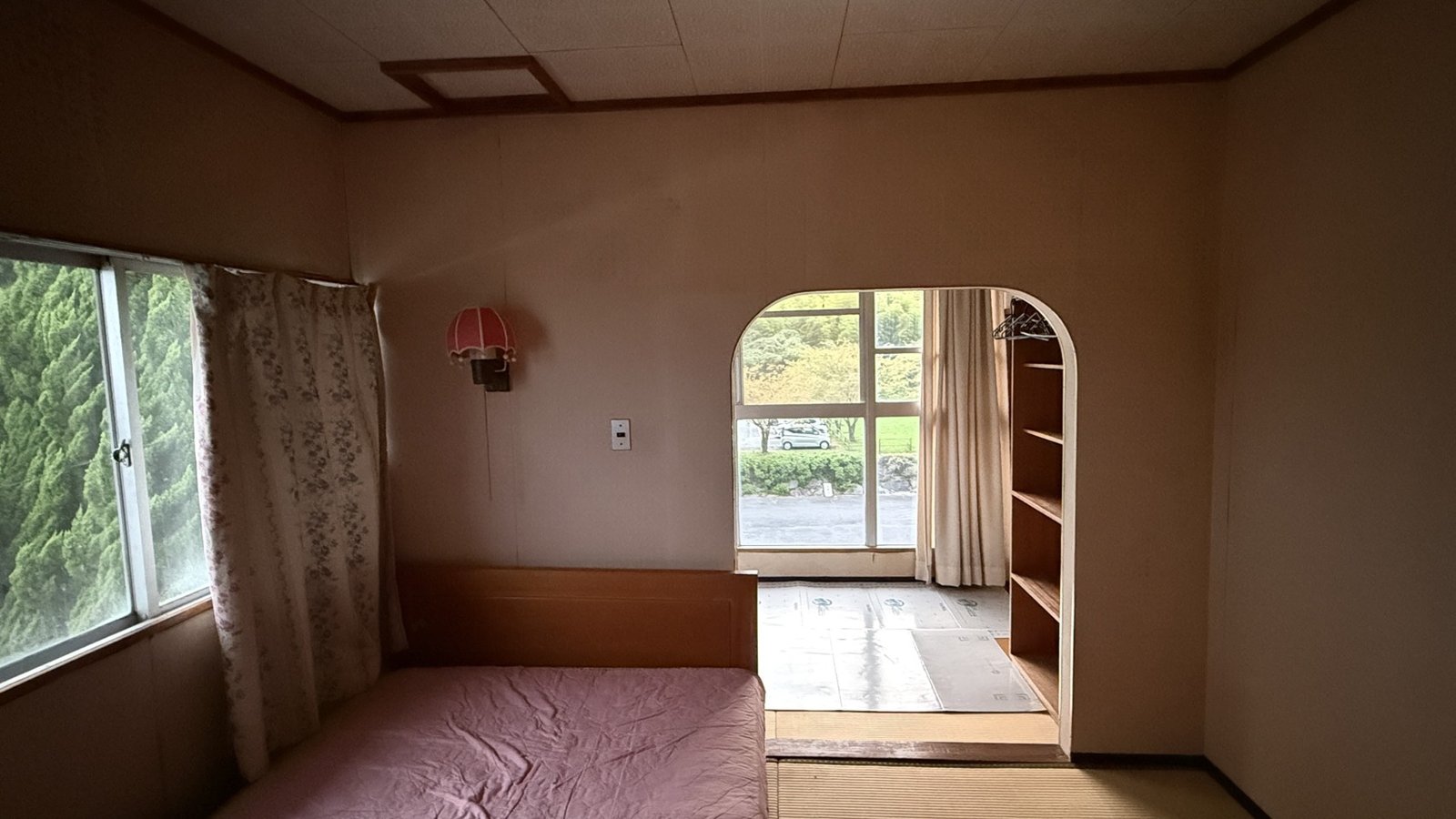 旅館客室の壁紙張り替え工事